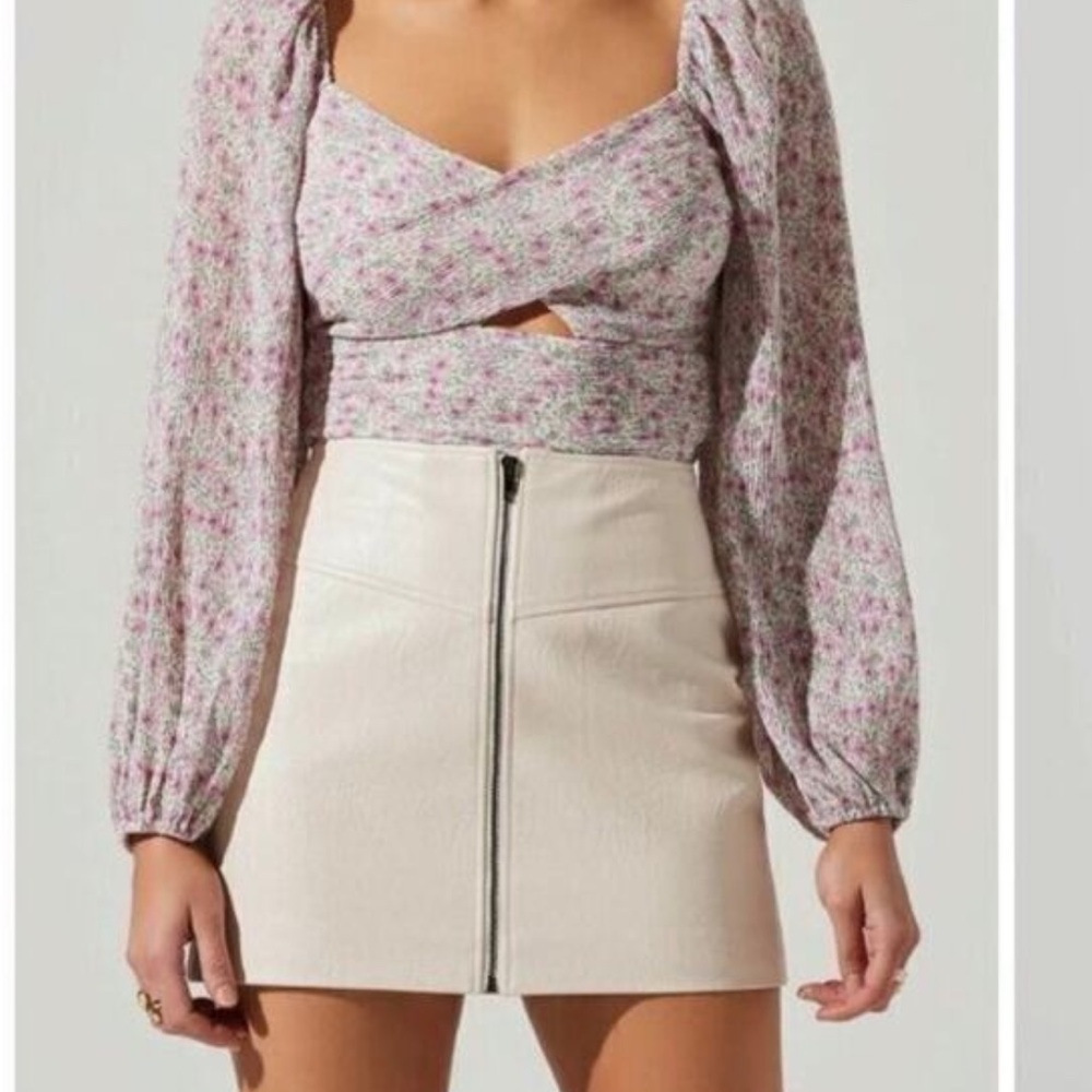 Astr The Label Floral Cross Front Long Sleeve Cropped Blouse Top Size XL
